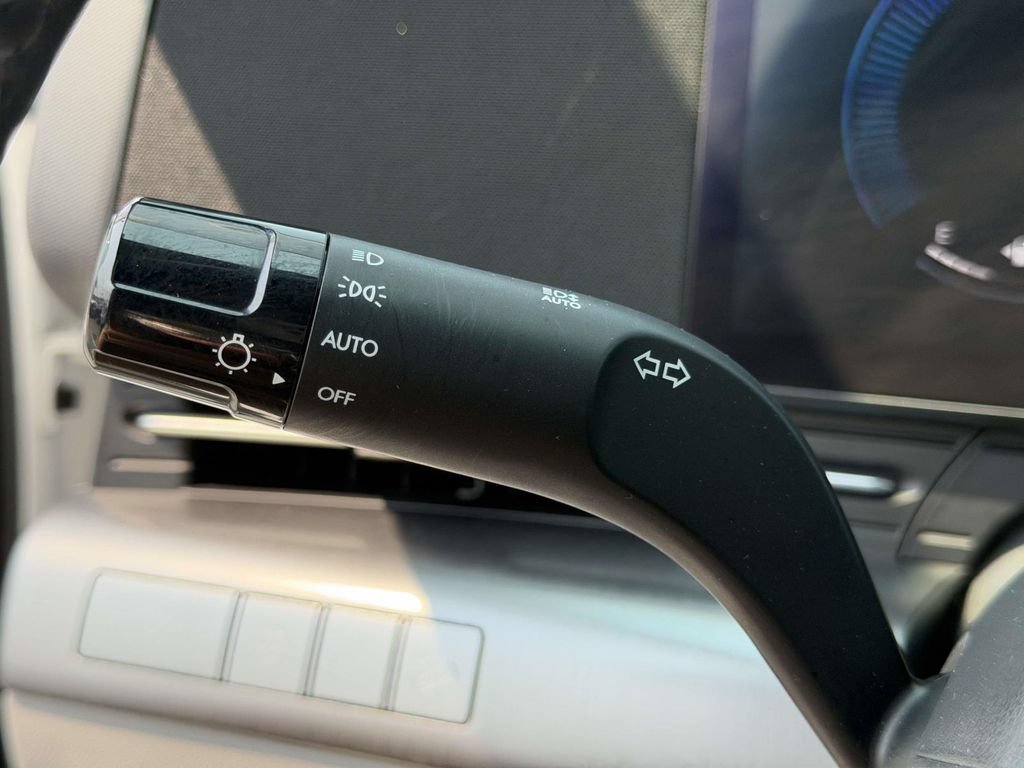 Certified 2025 Hyundai Kona SEL AWD/4WD image 24