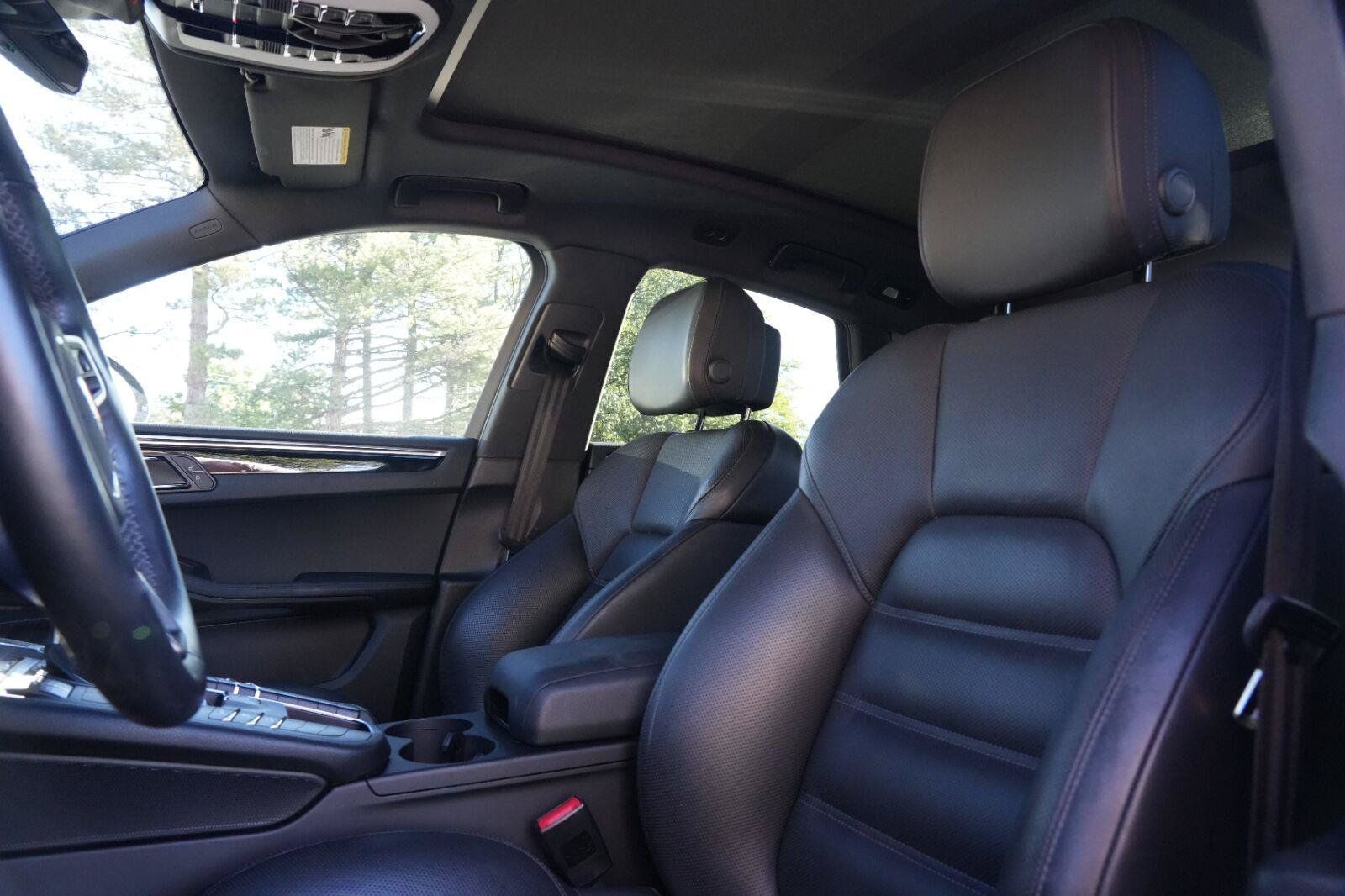 Used 2021 Porsche Macan AWD/4WD image 10