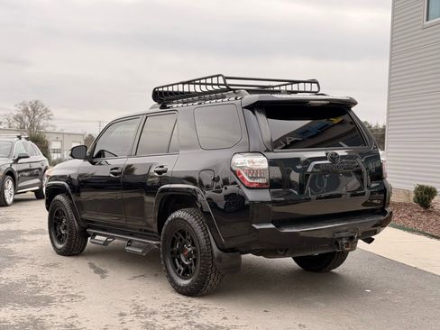 Used 2021 Toyota 4Runner Venture w/ Moonroof Package image 9