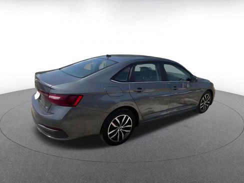 Used 2025 Volkswagen Jetta SE FWD image 15
