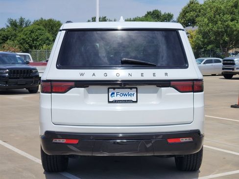 Used 2023 Jeep Wagoneer Series II w/ Convenience Group I AWD/4WD image 6