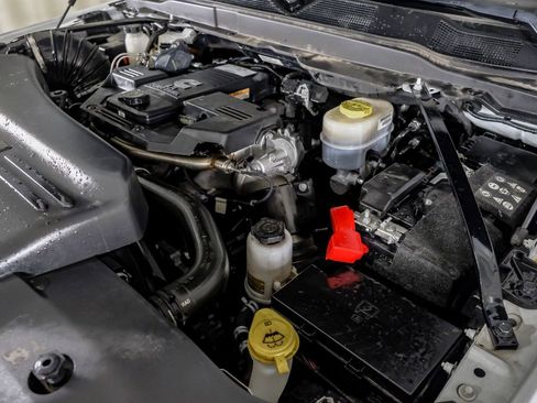 Used 2022 RAM 2500 Tradesman w/ Chrome Appearance Group image 47