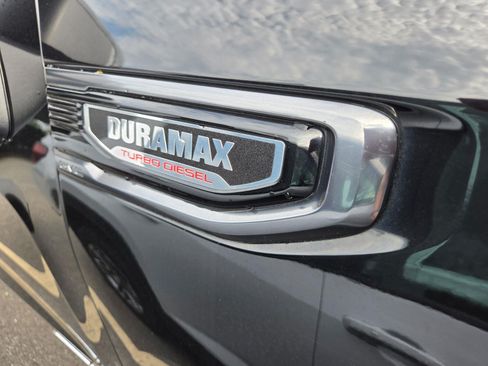 Used 2021 GMC Sierra 1500 AT4 w/ AT4 Value Package AWD/4WD image 4