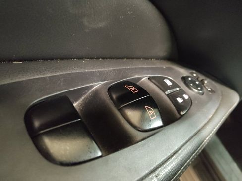 Used 2020 Nissan Pathfinder SV FWD image 27