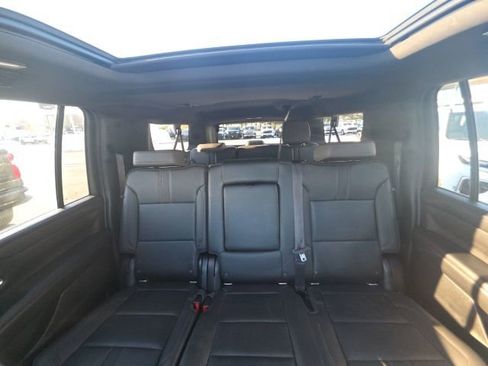 Used 2021 Chevrolet Suburban RST image 30