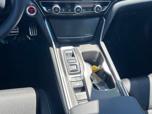 Used 2022 Honda Accord Sport image 19