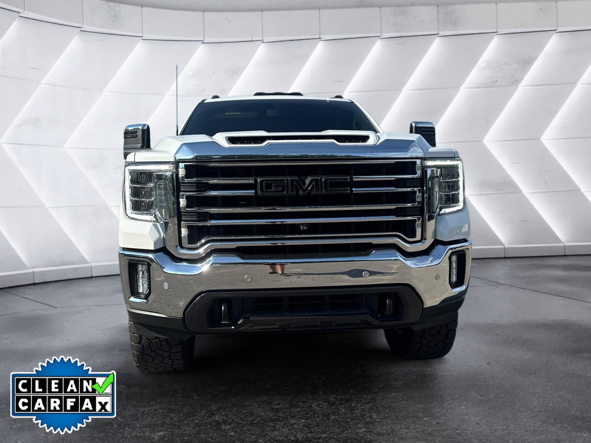 Used 2021 GMC Sierra 2500 SLT w/ SLT Premium Package AWD/4WD image 2