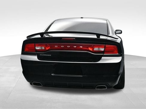 Used 2013 Dodge Charger SXT w/ Rallye Appearance Group RWD image 4