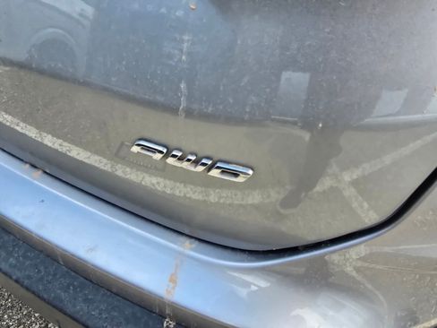 Used 2024 Ford Edge SEL w/ Class II Trailer Tow Package AWD/4WD image 11