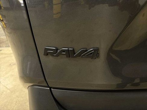 Certified 2022 Toyota RAV4 LE image 24