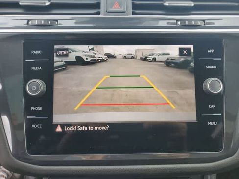 Used 2024 Volkswagen Tiguan SE FWD image 23
