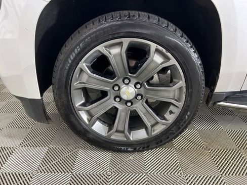 Used 2019 Chevrolet Suburban Premier image 27