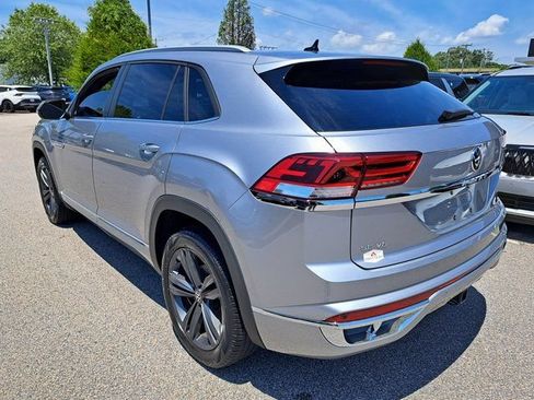 Used 2021 Volkswagen Atlas Cross Sport SE w/ Panoramic Sunroof Package FWD image 7