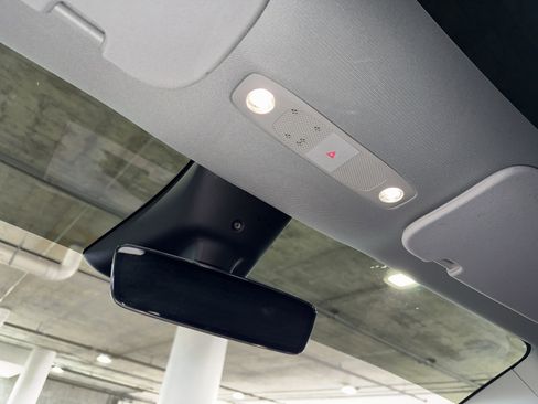 Used 2023 Tesla Model Y Performance image 30