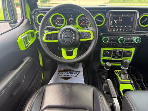 Used 2021 Jeep Wrangler Unlimited Sahara AWD/4WD image 18