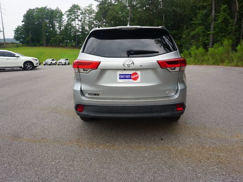 Used 2018 Toyota Highlander XLE FWD image 23