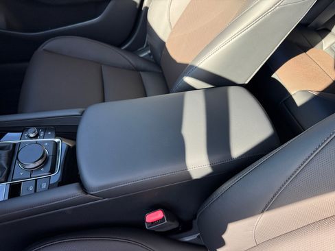 New 2026 MAZDA MAZDA3 Hatchback w/Premium Plus Pkg image 14