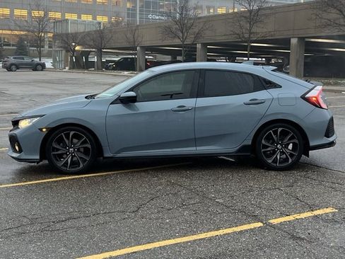 Used 2017 Honda Civic Sport image 4