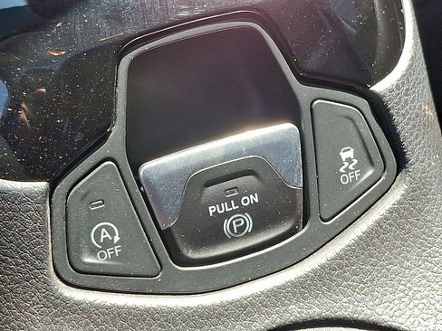 Used 2020 Jeep Compass Latitude AWD/4WD image 25