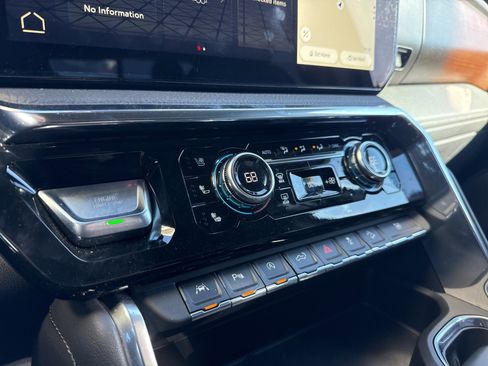 Used 2024 GMC Sierra 1500 Denali w/ Denali Reserve Package image 26