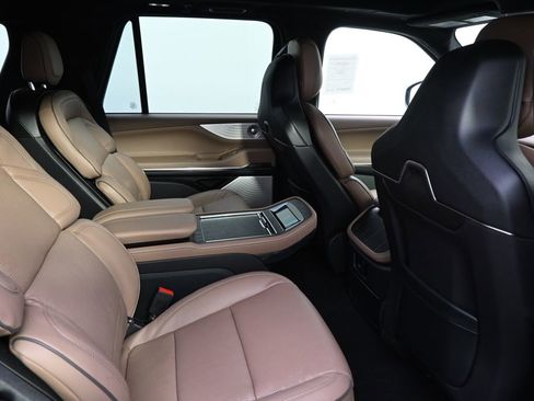 New 2026 Lincoln Navigator Black Label AWD/4WD image 18