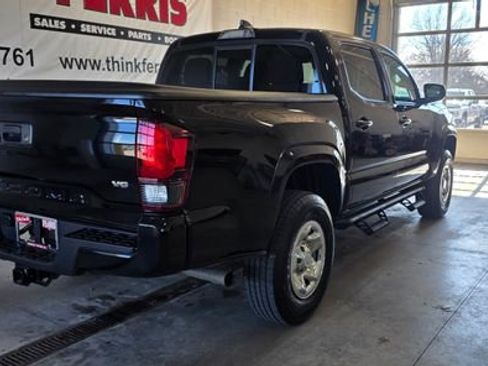 Used 2021 Toyota Tacoma SR image 7