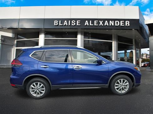 Used 2020 Nissan Rogue SV AWD/4WD image 2