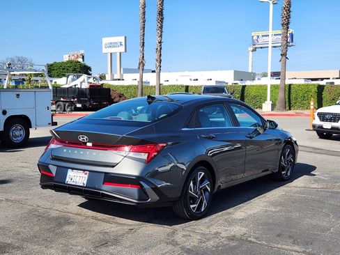 Used 2025 Hyundai Elantra SEL FWD image 7