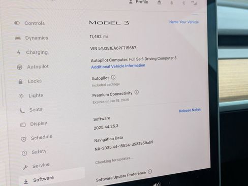 Used 2023 Tesla Model 3 Standard Range image 21
