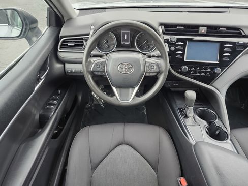 Used 2019 Toyota Camry LE w/ Convenience Package FWD image 25