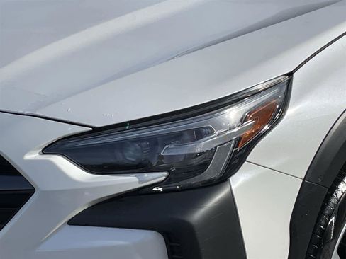 Used 2023 Subaru Outback Premium image 9