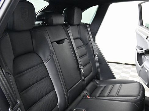 Used 2025 Porsche Macan image 23