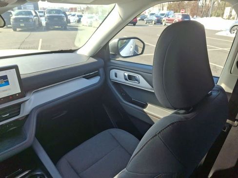 Used 2025 Ford Explorer Active image 11