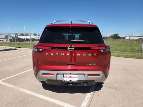 Certified 2024 Nissan Pathfinder Platinum image 11