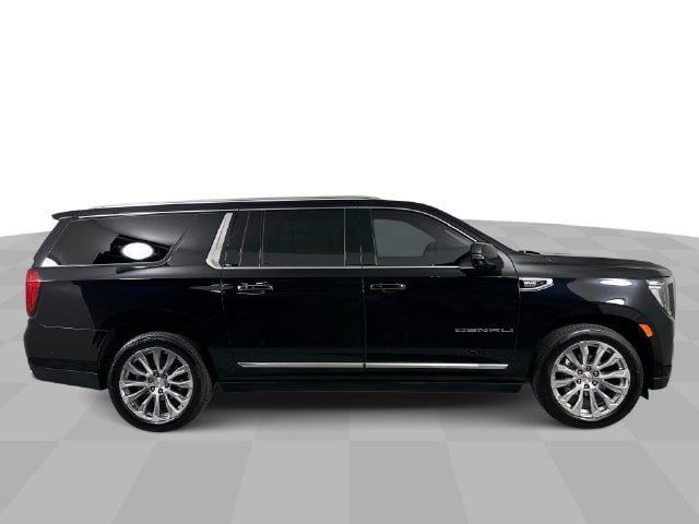 Used 2024 GMC Yukon XL Denali w/ Advanced Technology Package AWD/4WD image 9