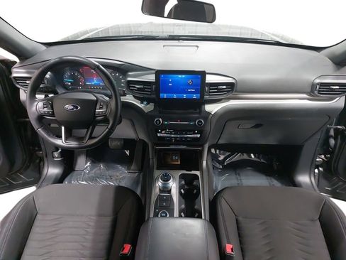 Used 2020 Ford Explorer XLT image 9