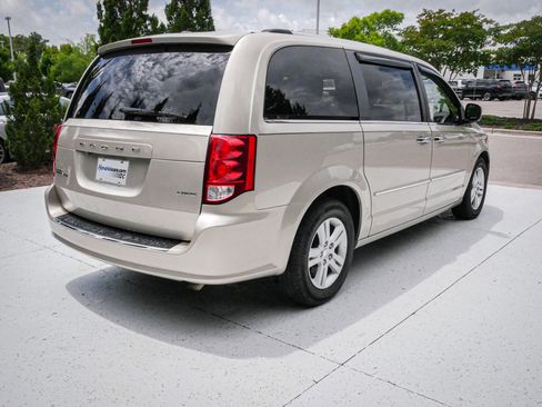 Used 2013 Dodge Grand Caravan Crew w/ Driver Convenience Group FWD image 11