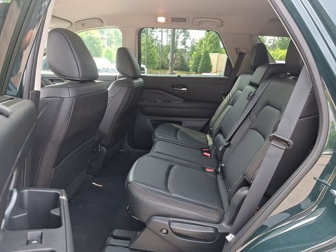 Used 2024 Nissan Pathfinder SL AWD/4WD image 10