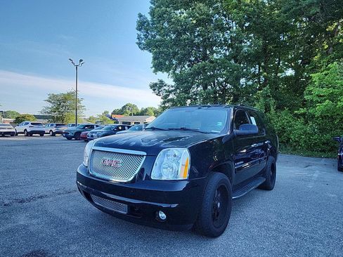 Used 2008 GMC Yukon Denali AWD/4WD image 1