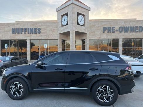 Certified 2025 Kia Sportage LX image 2