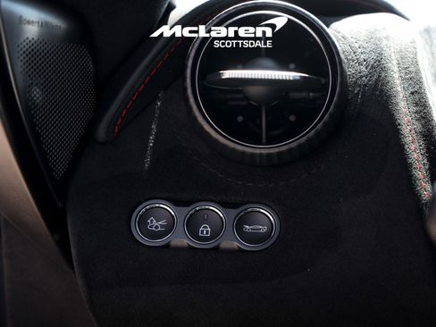 Used 2024 McLaren 750S Spider image 23