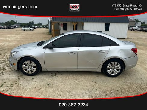 Used 2016 Chevrolet Cruze LS FWD image 1