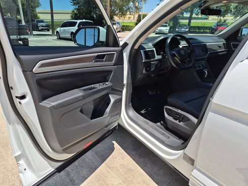 Used 2019 Volkswagen Atlas SEL R-Line FWD image 8