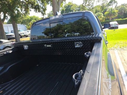 Used 2021 Toyota Tacoma TRD Off-Road w/ Technology Package AWD/4WD image 9