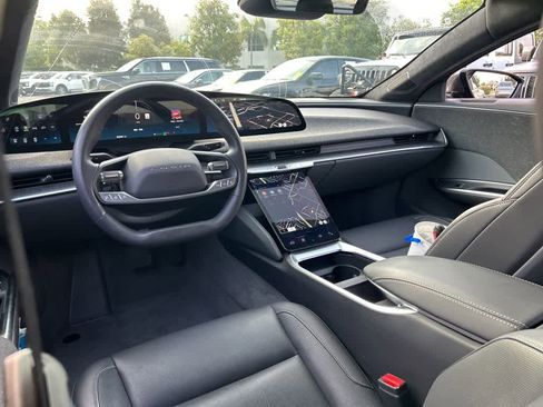 Used 2024 Lucid Air Pure RWD image 7