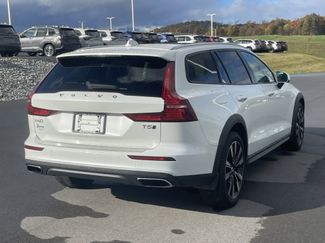 Used 2022 Volvo V60 T5 Cross Country w/ Climate Package video 3