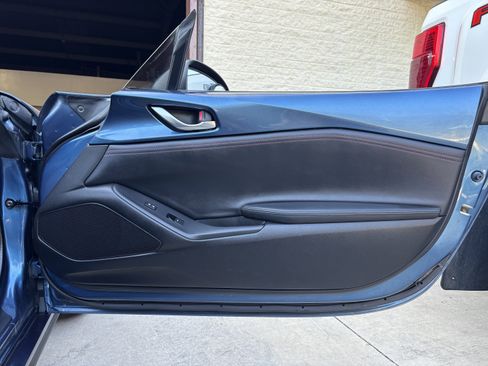 Used 2019 MAZDA MX-5 Miata RF Grand Touring image 41