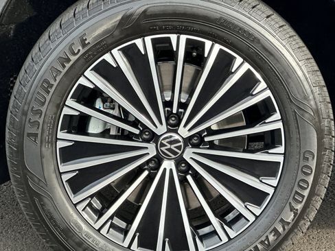 New 2026 Volkswagen Tiguan S AWD/4WD image 23
