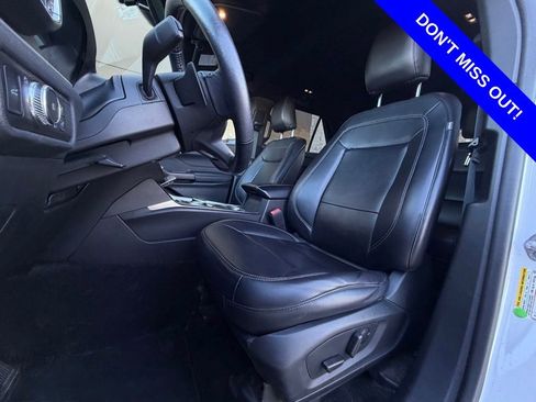 Used 2020 Ford Explorer XLT w/ Equipment Group 202A image 2
