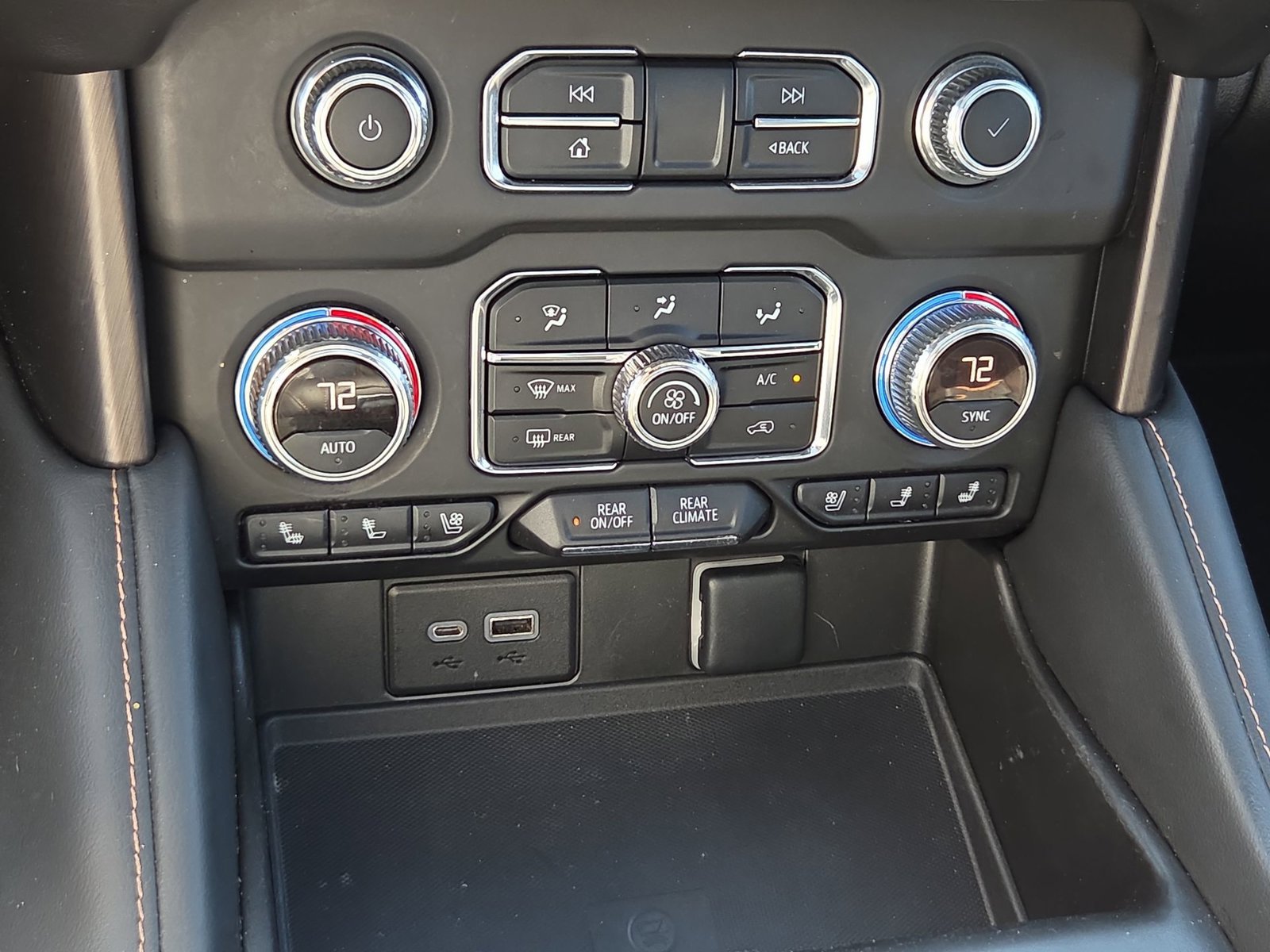 Used 2023 GMC Yukon AT4 w/ Technology Package AWD/4WD image 39